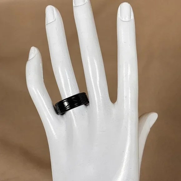 Estate Black Tungsten Decorative Men’s Band Ring Size 9 B93 Men’s Jewelry - Picture 2 of 4